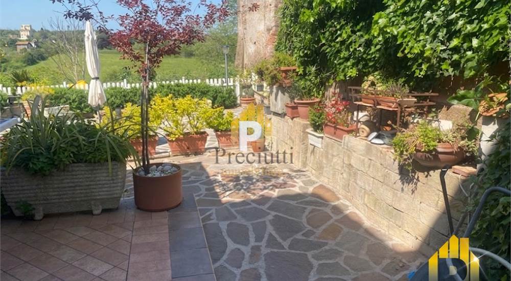 GIARDINO LATERALE